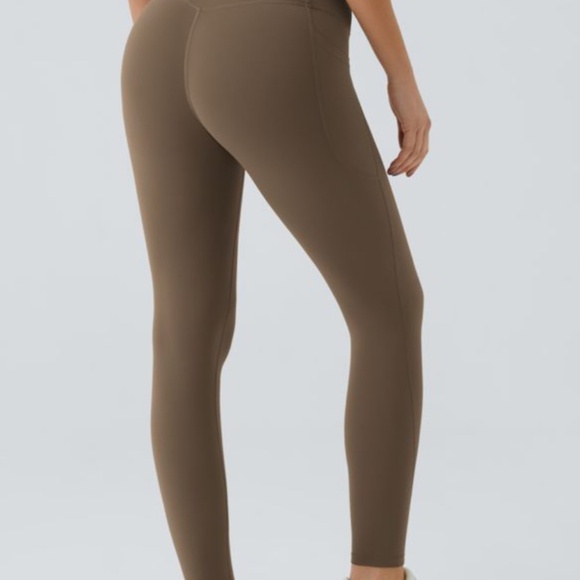 Halara SoCinched High Waisted Tummy Control Side Pocket color brown Size xs - Picture 2 of 8